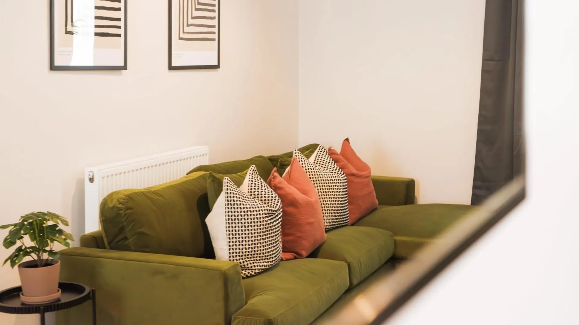 펜션 카디프 Beautiful 3 Bed In The Heart Of City With Free Parking 빌라
